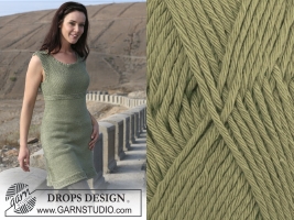 Вязаное спицами платье от Drops Design
