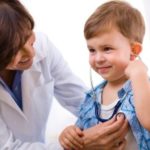 Как научить ребёнка не бояться врача?